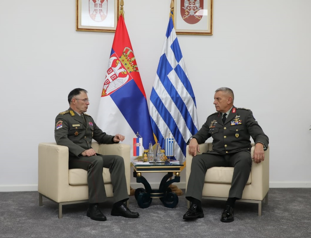 Η ενίσχυση των στρατιωτικών δεσμών Ελλάδας – Σερβίας στο επίκεντρο – ΦΩΤΟ