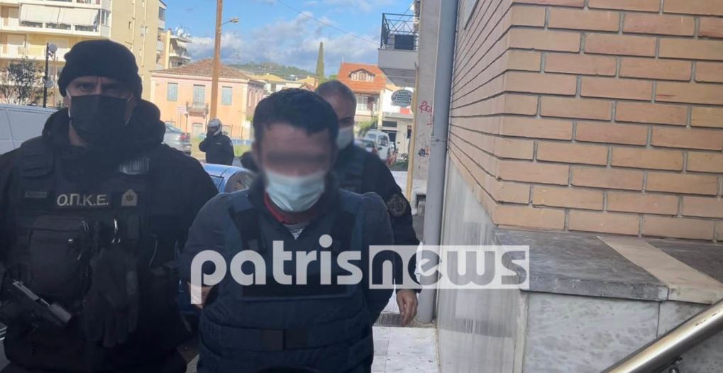 Ο γυναικοκτόνος στο Δικαστικό Μέγαρο Σπάρτης