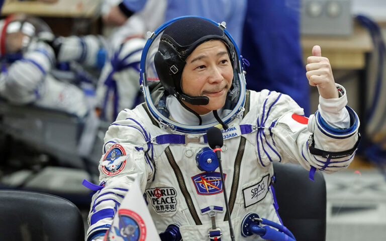 Ιάπωνας δισεκατομμυριούχος πάει στο διάστημα για… τουρισμό
