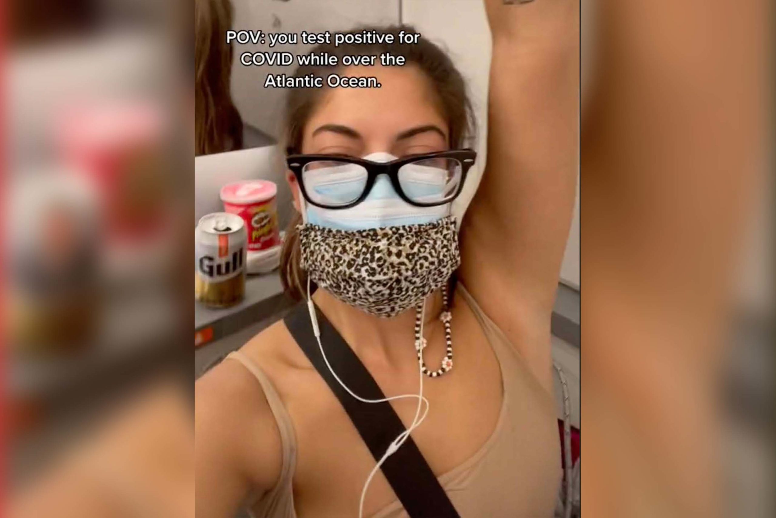 Κορονοϊός: Επιβάτης αεροπλάνου βγήκε θετική και την έβαλαν καραντίνα… στην τουαλέτα