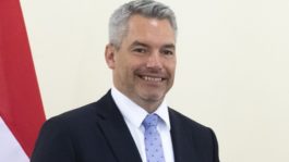 Καρλ Νεχάμερ