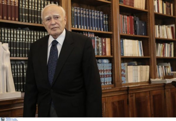 Κάρολος Παπούλιας