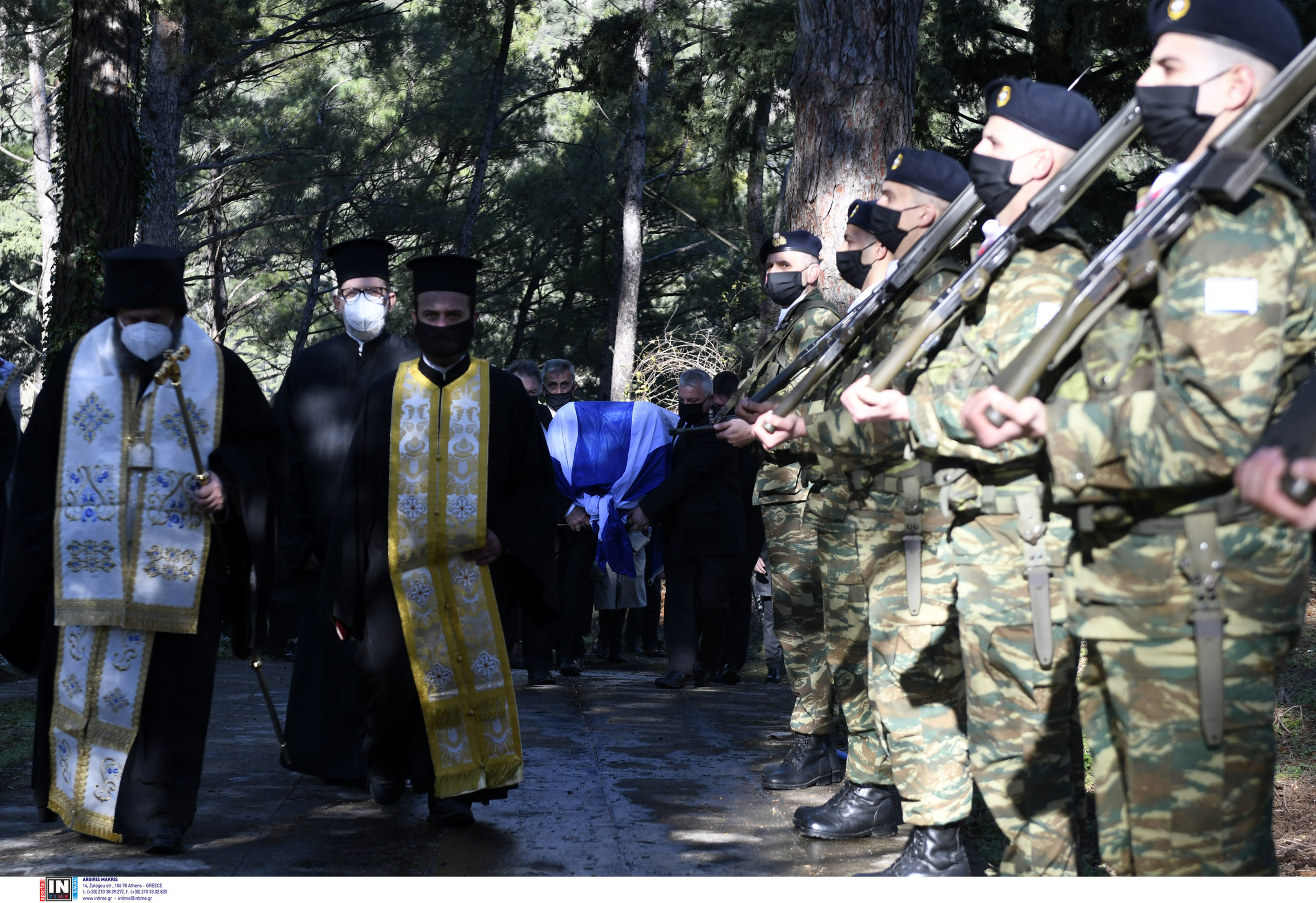Κάρολος Παπούλιας