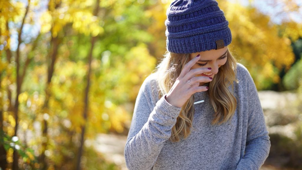 Τι να κάνετε όταν τα μαλλιά φριζάρουν λόγω στατικού ηλεκτρισμού