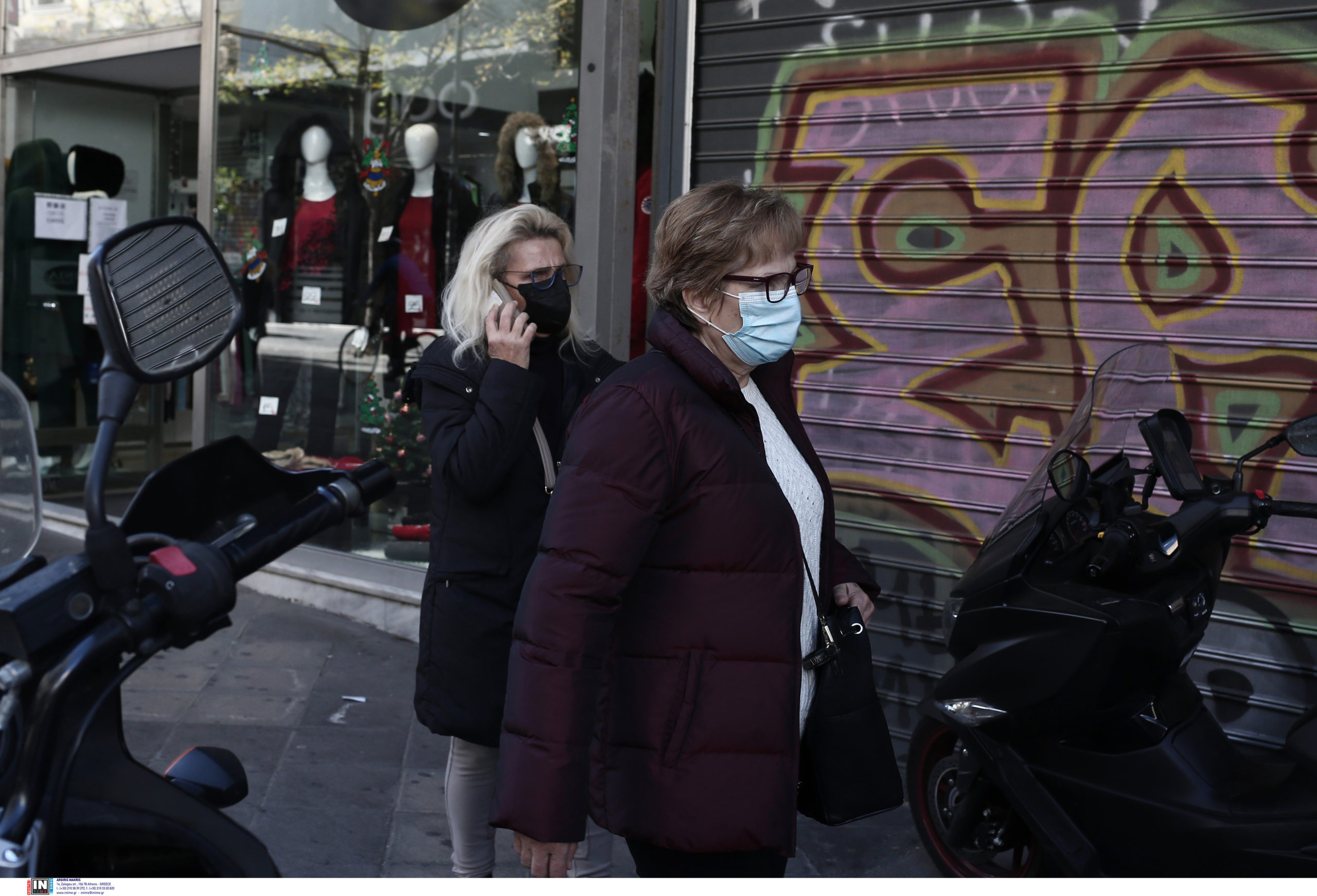 Όλα τα νέα μέτρα – Τι ισχύει για δωρεάν self test, χριστουγεννιάτικα πάρκα και χώρους εστίασης