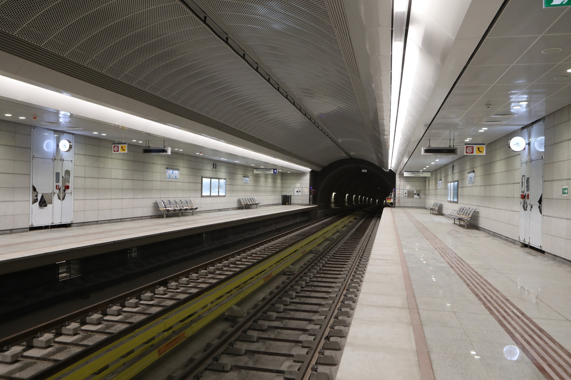 Συναγερμός στο Μετρό: Άνδρας έπεσε στις γραμμές στον σταθμό “Πανεπιστήμιο”