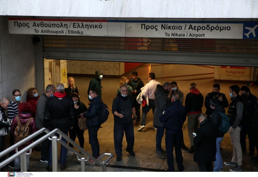 Άνοιξαν οι σταθμοί του Μετρό