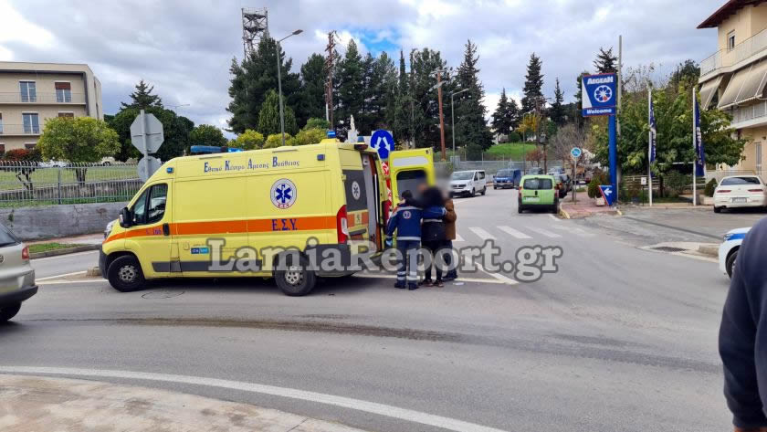 Μπετονιέρα παρέσυρε ντελιβερά στη Λαμία 