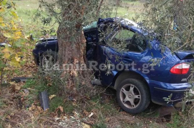 Άνδρας έπεσε με αυτοκίνητο σε ελιά και πέθανε