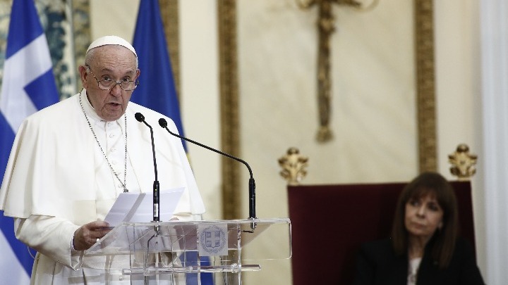 Πάπας Φραγκίσκος: Χωρίς την Ελλάδα ο κόσμος θα ήταν λιγότερο σοφός – Τα μηνύματα που έστειλε