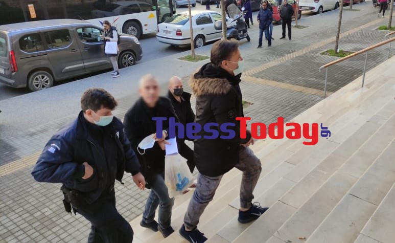O πατέρας αρνητής των μέτρων κατά του κορωνοϊού από τη Θεσσαλονίκη ενώπιον της εισαγγελικής αρχής