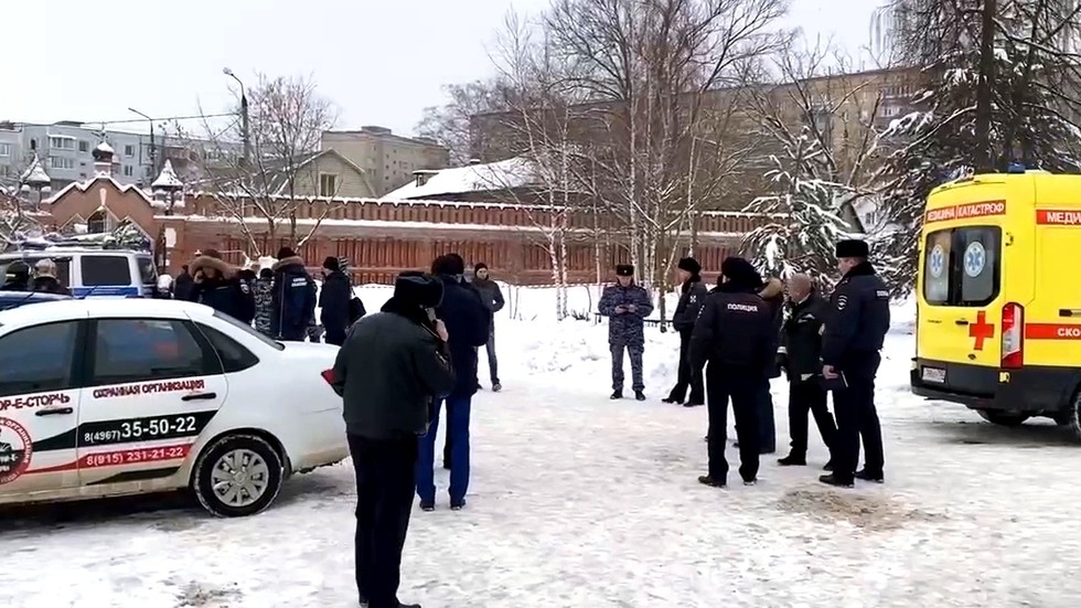 Ρωσία: 18χρονος πυροδότησε αυτοσχέδια βόμβα σε ορθόδοξο σχολείο – 8 τραυματίες