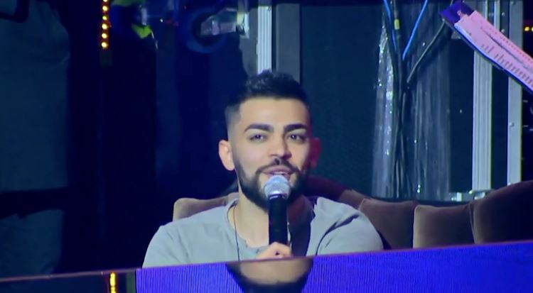 J2US: Η τρομερή εμφάνιση της Λάουρα Νάργες και η… ανησυχία του Χρήστου Σαντικάι – ΒΙΝΤΕΟ