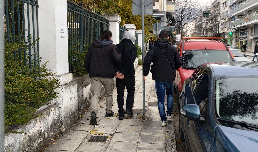 Βόλος: Προθεσμία πήρε ο 18χρονος που κατηγορείται ότι βίασε την πρώην σύντροφό του σε πάρτι φίλων