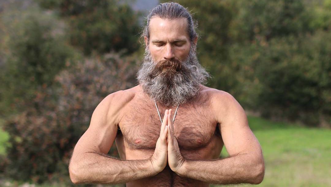 Δεν φαντάζεστε τι κάνει πρώην μοντέλο του Versace για να φαίνεται νέος