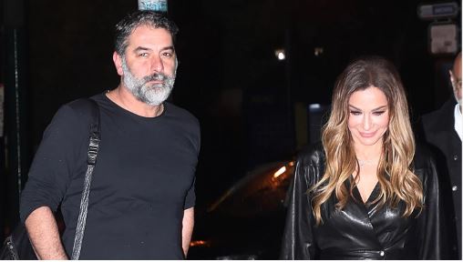 Ο Βασίλης Μπισμπίκης γνώρισε την Δέσποινα Βανδή στους γονείς του – Το οικογενειακό τραπέζι στο Λουτράκι