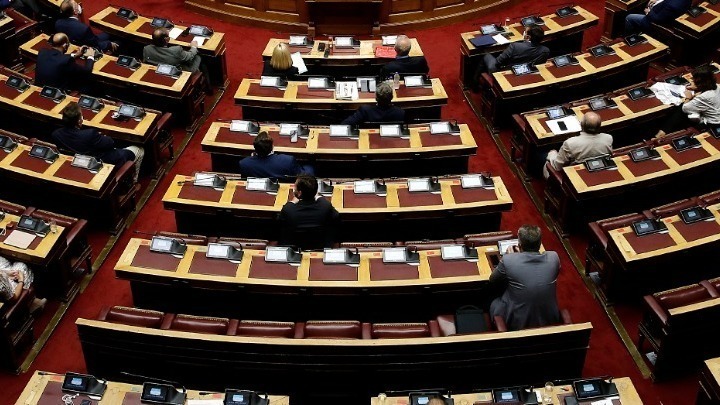 Κόντρα στη Βουλή με αφορμή την τροπολογία για την ΕΥΠ