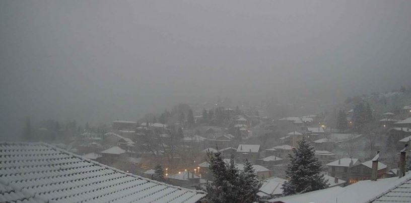 Καιρός: Σε ποιες περιοχές πέφτει πυκνό χιόνι – Δείτε Live την πορεία της κακοκαιρίας “Κάρμελ”