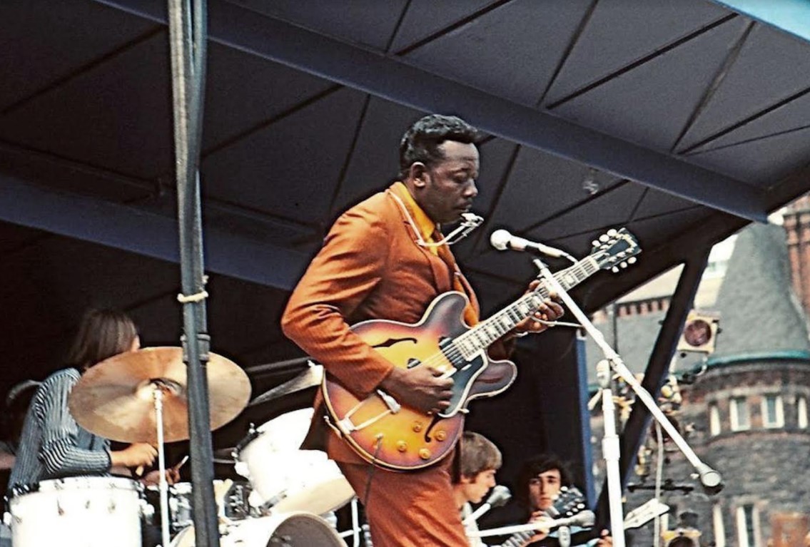 Σαν σήμερα “έσβησε” ο Αμερικανός μπλουζίστας Slim Harpo, ο βασιλιάς της αρμόνικα