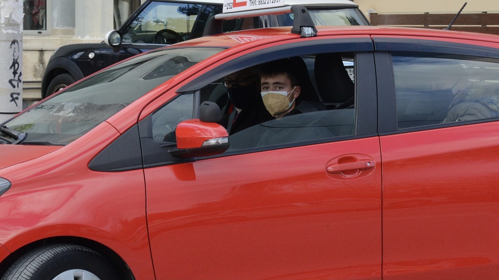 Διπλώματα οδήγησης: Αυτός είναι πρώτος 17χρονος οδηγός που έδωσε εξετάσεις και “πιάνει” τιμόνι