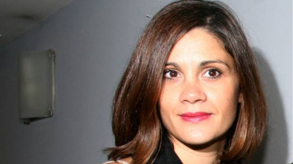 Άννα Μαρία Παπαχαραλάμπους: Είναι αδυσώπητο να χάνεις τον γονιό σου και να παίζεις στο θέατρο