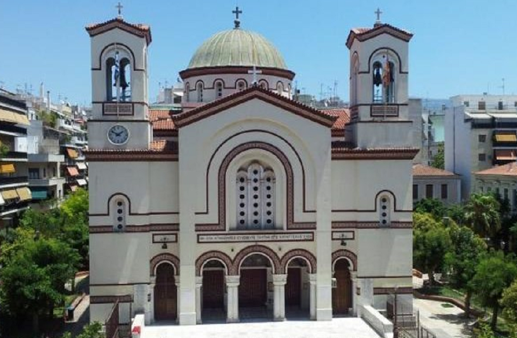 Έκρηξη έξω από την εκκλησία του Αγίου Παύλου