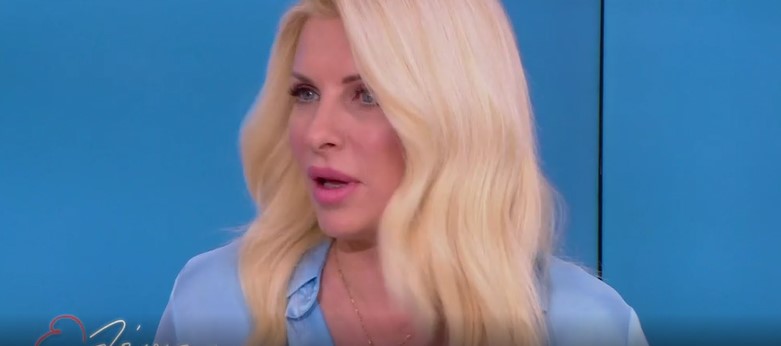 Ελένη Μενεγάκη: “Ήμουν η πιο τυχερή από όλους σε αυτό το στούντιο”