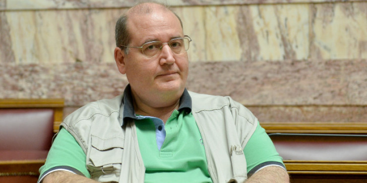 Νίκος Φίλης: Ανεύθυνη η κυβέρνηση, επιλέγει ως “λύση” την ανοσία της αγέλης