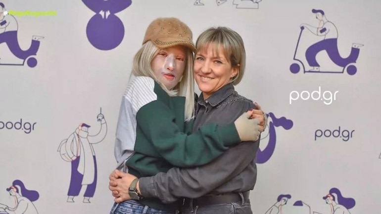 Ιωάννα Παλιοσπύρου: Συγκινεί η συζήτηση της με τη μητέρα της Γαρυφαλλιάς