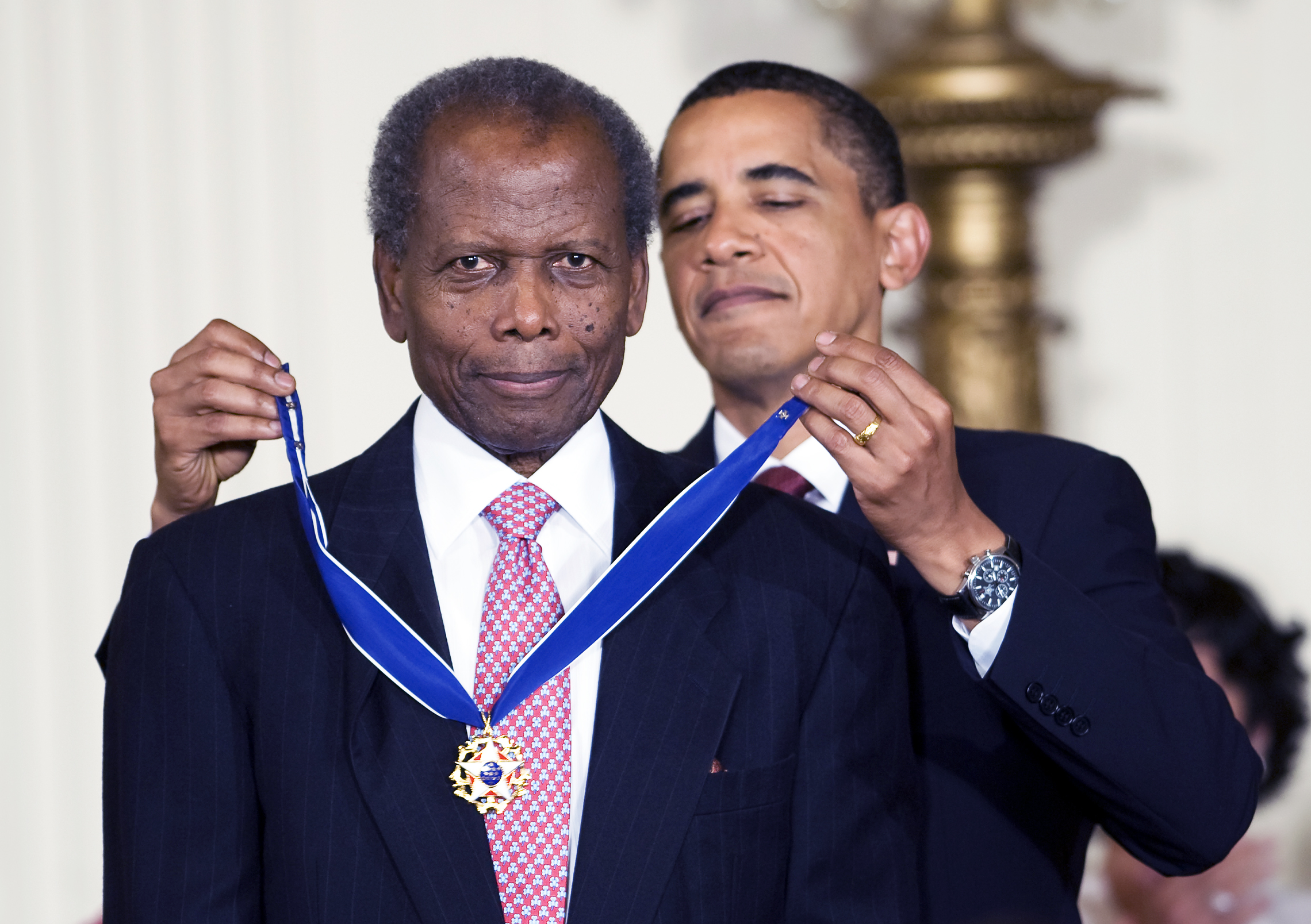 Εφυγε από τη ζωή ο μεγάλος Sidney Poitier σε ηλικία 95 ετών – Φωτοάλμπουμ