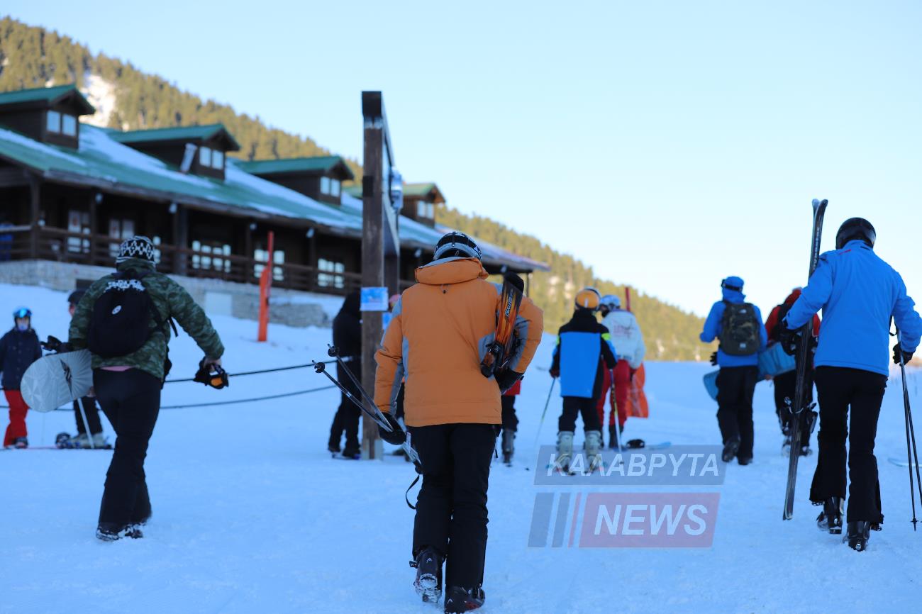 Καλάβρυτα: “Πόλεμος” στο χιονοδρομικό κέντρο