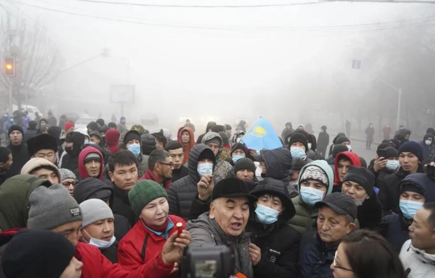 Καζακστάν: Η Ρωσία κι άλλες χώρες στέλνουν «ειρηνευτική δύναμη» – ΒΙΝΤΕΟ
