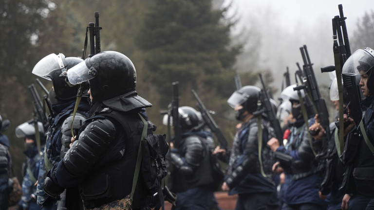 Καζακστάν: Αναφορές ότι αποκεφάλισαν αστυνομικούς