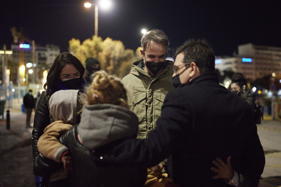 Κυριάκος Μητσοτάκης - άστεγοι Πειραιάς