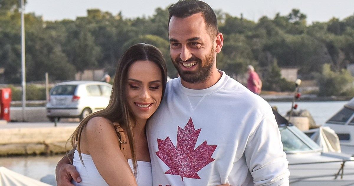 Η Μαρία Αντωνά στην αγκαλιά του Άρη Σοϊλέδη