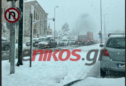 Το χιόνι έφερε χάος στη Μεσογείων – Έκλεισε η Κατεχάκη – ΦΩΤΟ αναγνώστη