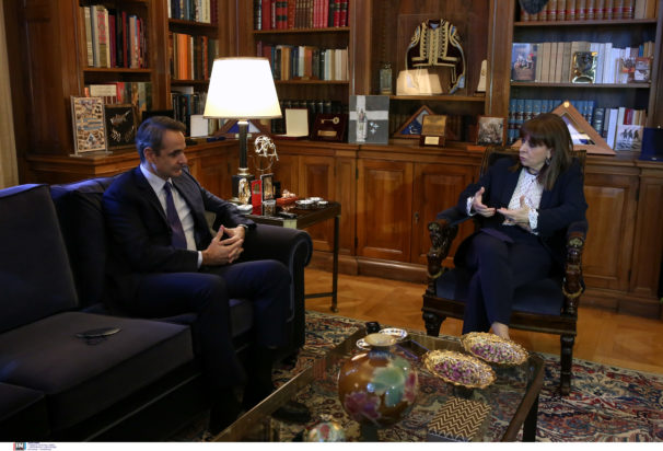 Μητσοτάκης-Σακελλαροπούλου