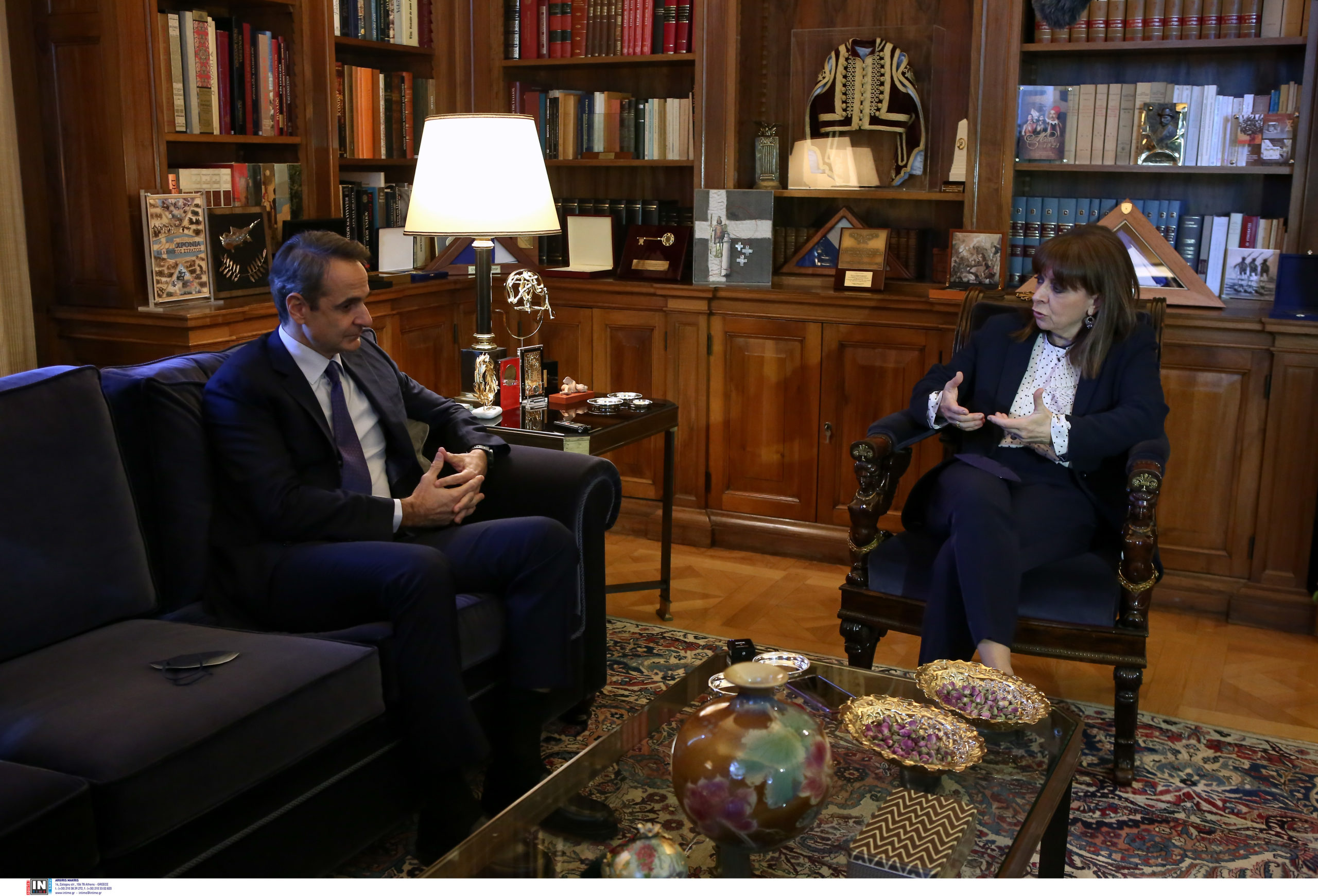 Μητσοτάκης-Σακελλαροπούλου