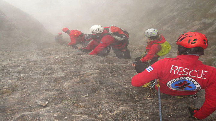 Άρτα: Κορυφώνεται η αγωνία για τον εγκλωβισμένο ορειβάτη στο Αθαμάνιο