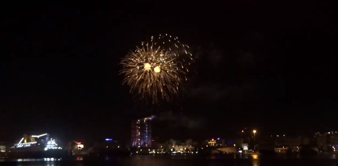 Πειραιάς: Πανδαισία πυροτεχνημάτων για την υποδοχή του 2022 – ΒΙΝΤΕΟ