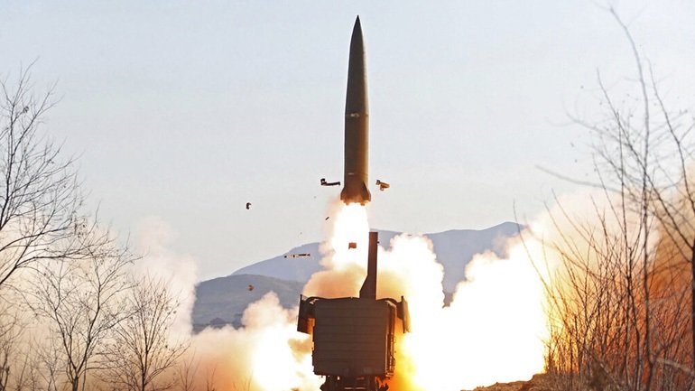 Βόρεια Κορέα: Νέες εκτοξεύσεις βαλλιστικών πυραύλων «αγνώστου τύπου»