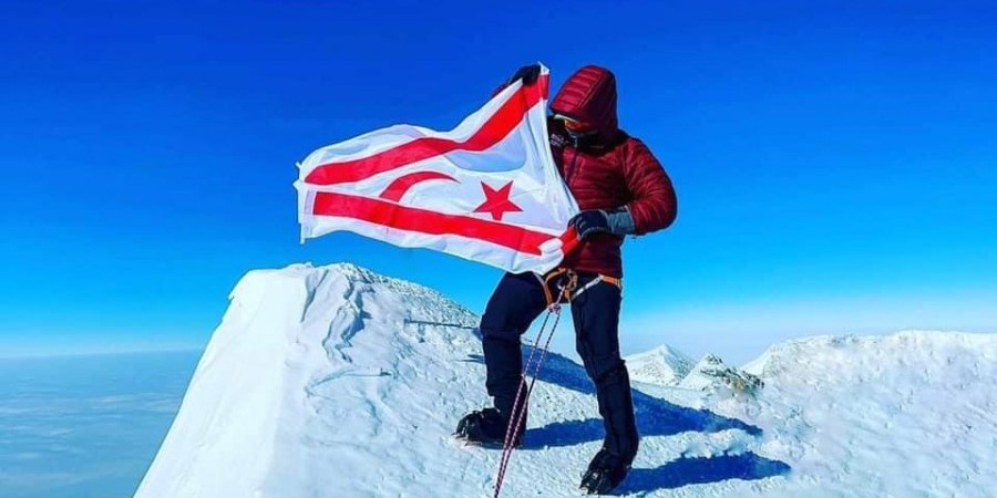 Νεκρός ο Τουρκοκύπριος ορειβάτης που ύψωσε τη σημαία του ψευδοκράτους στην Ανταρκτική