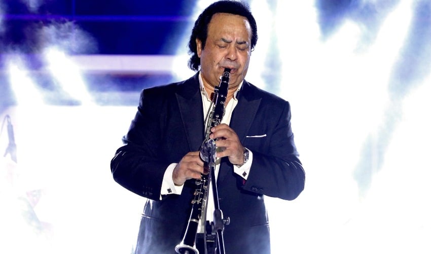 Συντετριμμένος ο Βασίλης Σαλέας – Τι λέει για τον θάνατο της συζύγου του από κορονοϊό