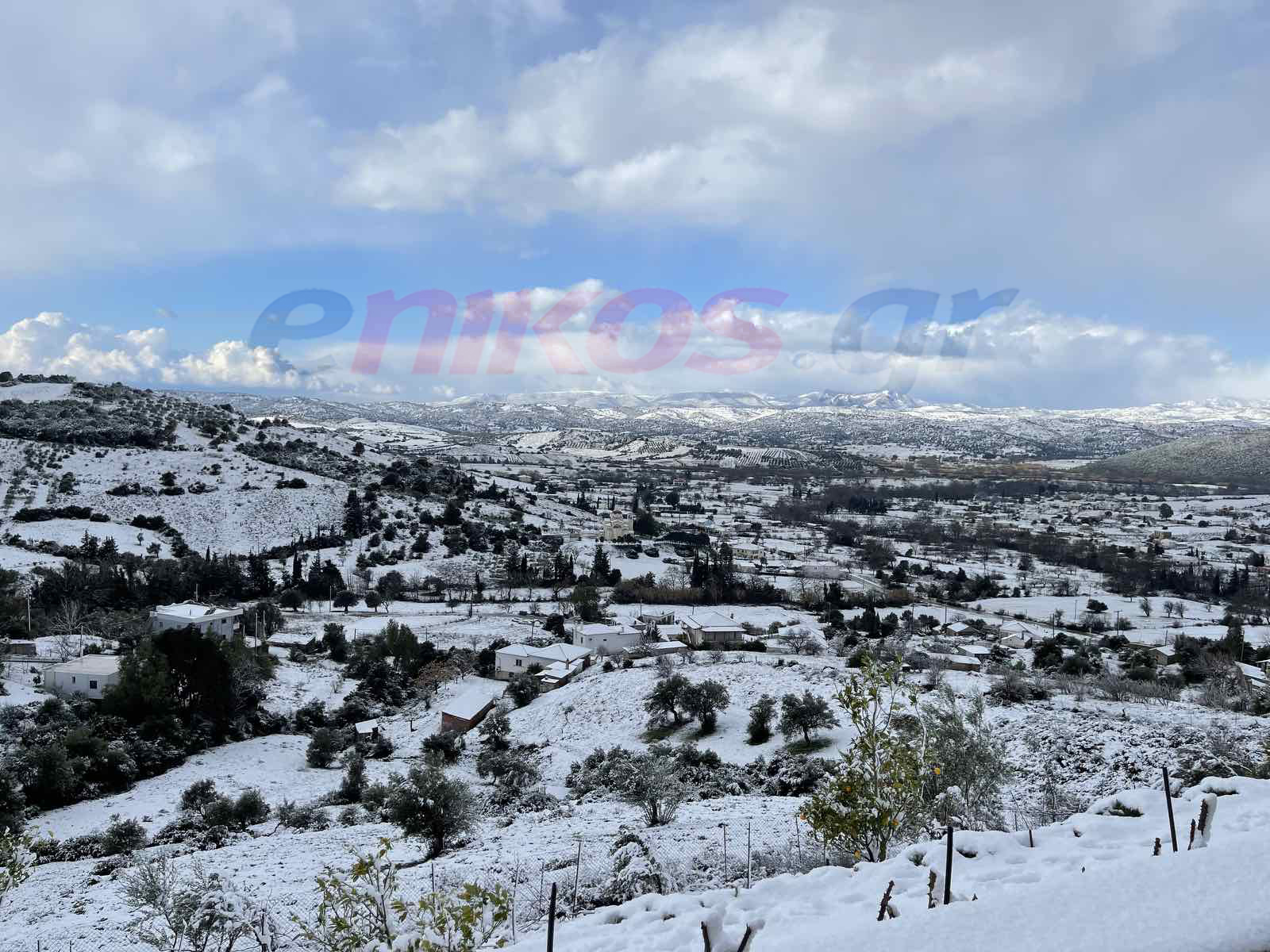 Κακοκαιρία “Ελπίς”: ΦΩΤΟ και ΒΙΝΤΕΟ αναγνώστη από τη χιονισμένη Εύβοια