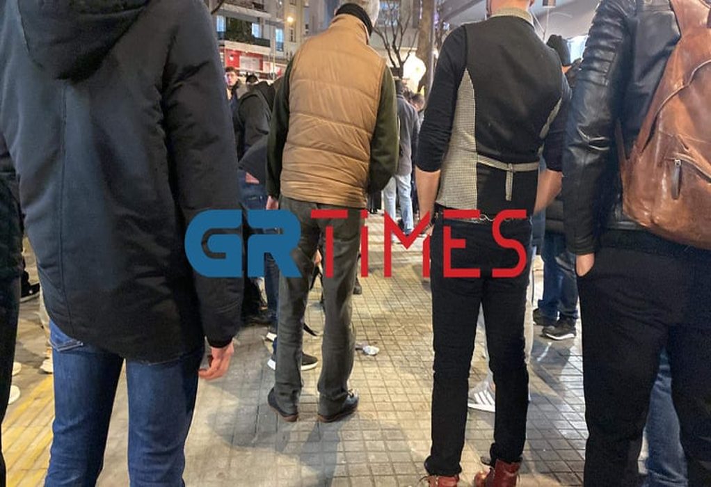 Θεσσαλονίκη: Παραλίγο λιντσάρισμα για ένα κινητό-Τον «γλίτωσαν» οι αστυνομικοί