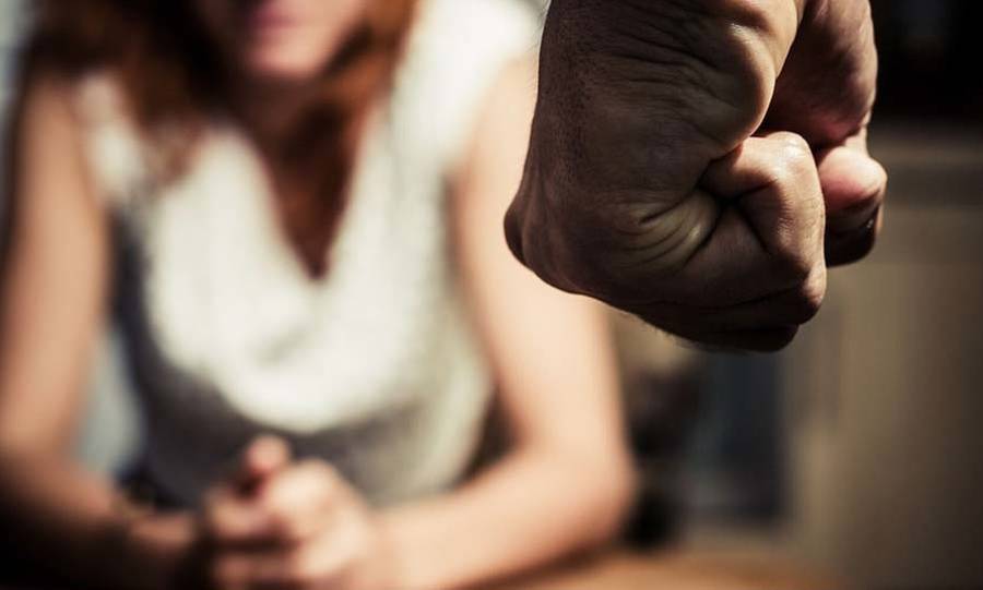 Τρόμος για γυναίκα στην Πάτρα – Την απειλούσε ο σύζυγός της και κατάφερε να ειδοποιήσει την Αστυνομία με μήνυμα