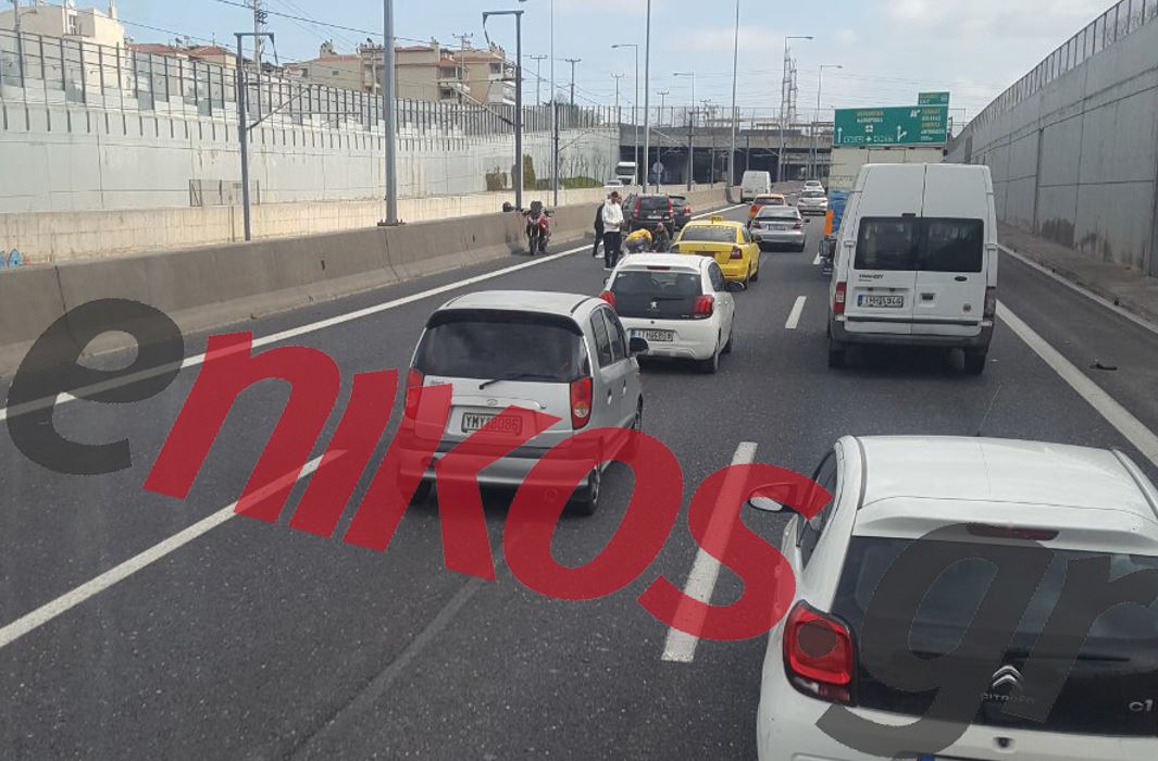 Τροχαίο με μηχανή στην Αττική Οδό – ΦΩΤΟ αναγνώστη