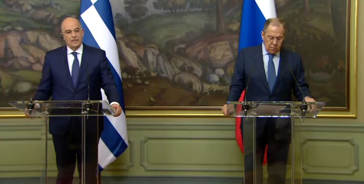 Δένδιας: Συμφωνήσαμε να συνεχίσουμε τις επαφές και τον πολιτικό διάλογο σε όλα τα επίπεδα – Η συνάντηση με τον Λαβρόφ