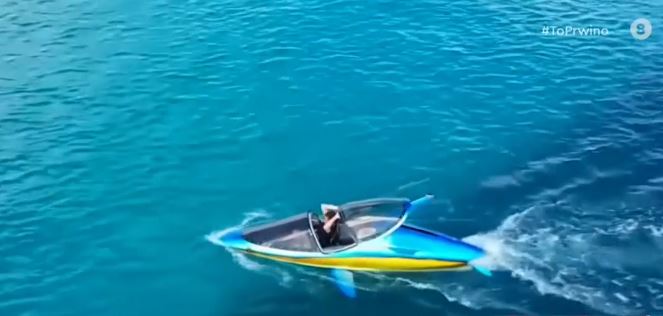 Εντυπωσιάζει το “δελφίνι” του Ατζούν – Το υποβρύχιο σκάφος αξίας 100 χιλιάδων