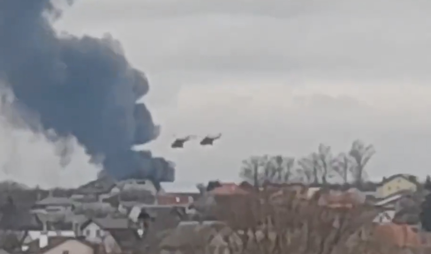 Εισβολή στην Ουκρανία: Η στιγμή που ηχούν οι σειρήνες στο Κίεβο – Οι πολίτες τρέχουν στα καταφύγια